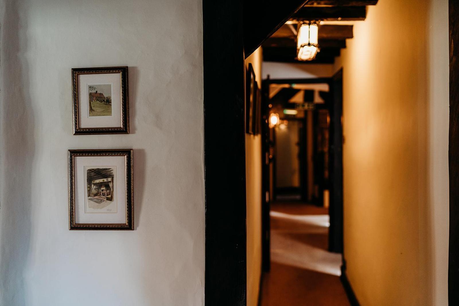 The Crown Inn Chiddingfold Room photo