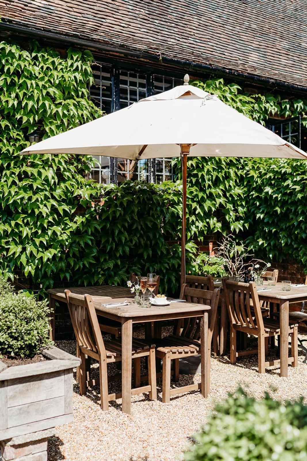 The Crown Inn Chiddingfold Exterior photo
