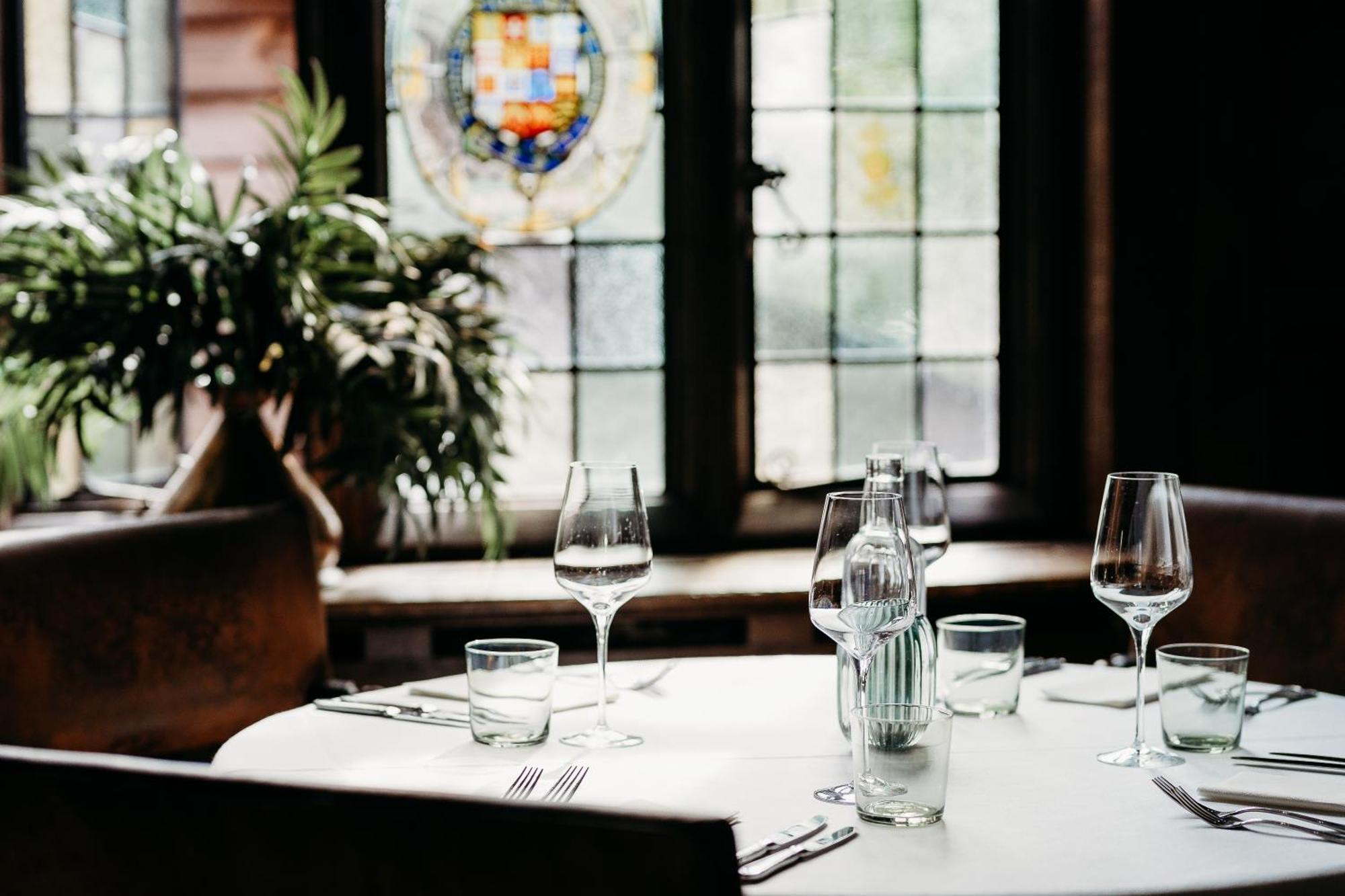 The Crown Inn Chiddingfold Exterior photo